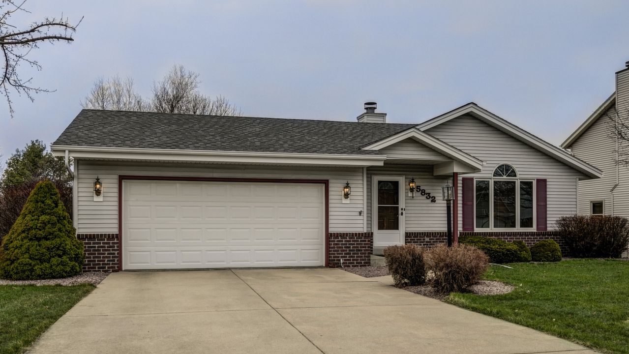 5832 N Meadows Dr, Caledonia, WI, 53402 Scene 1