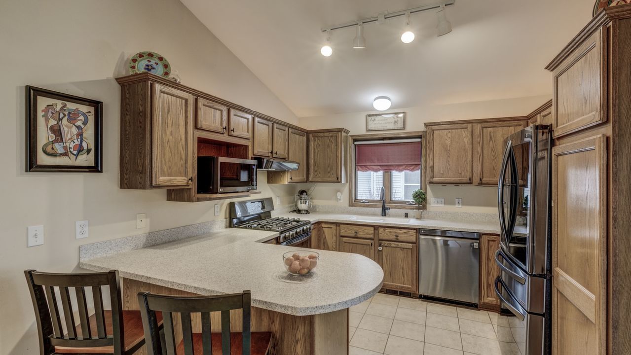 5832 N Meadows Dr, Caledonia, WI, 53402 Scene 2