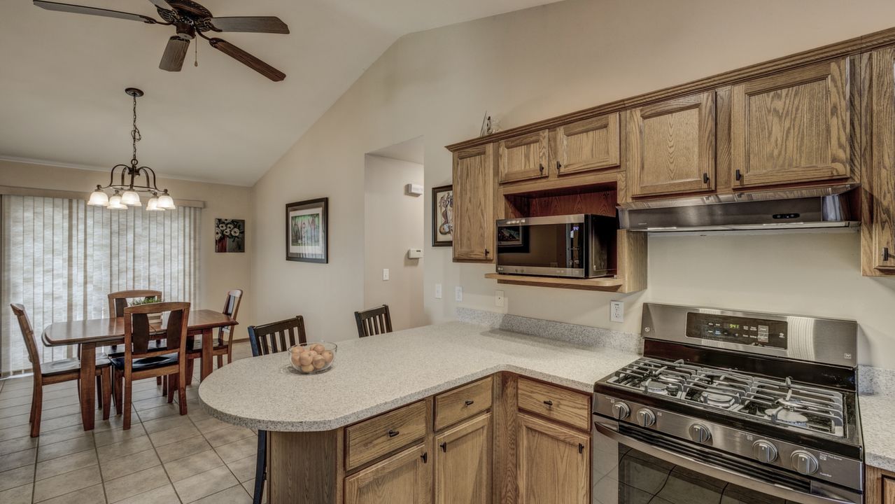 5832 N Meadows Dr, Caledonia, WI, 53402 Scene 4