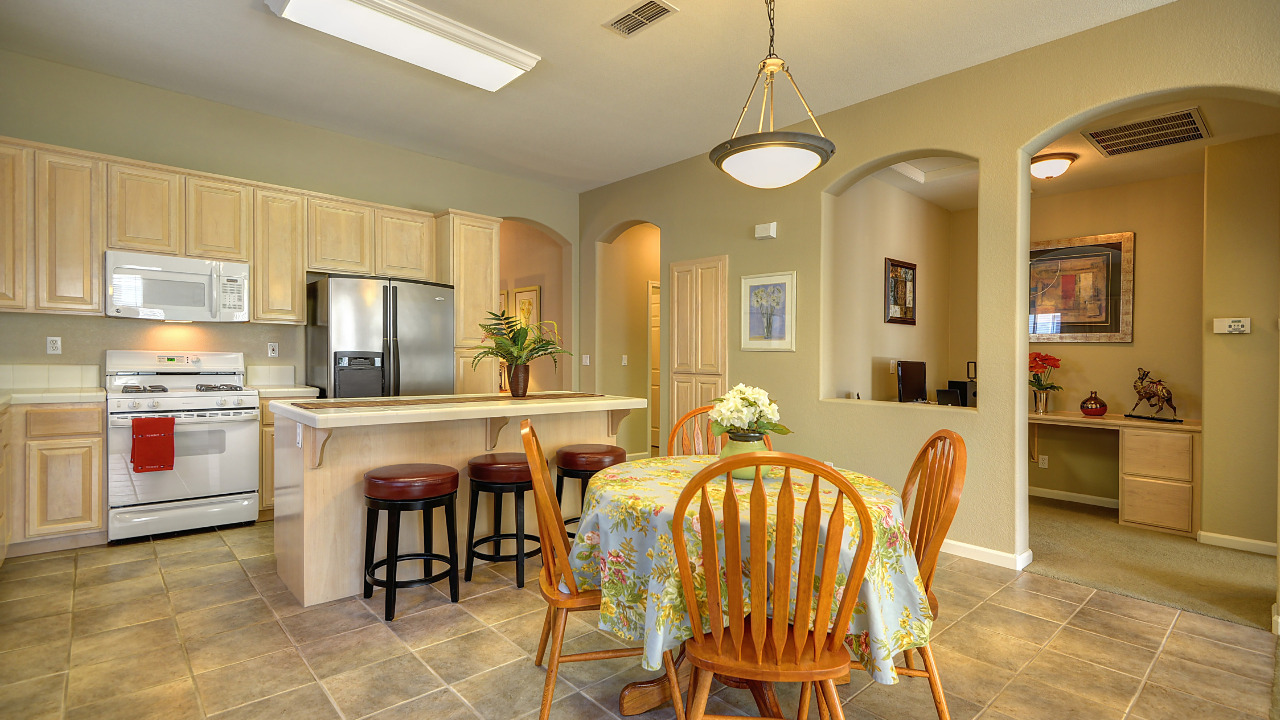 2404 Migration Drive, Elk Grove, CA, 95757 Scene 2