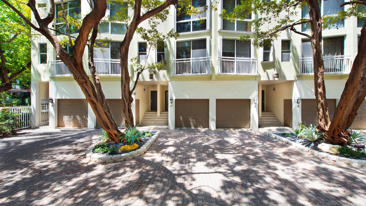 325-Meridian-Ave-#17-01