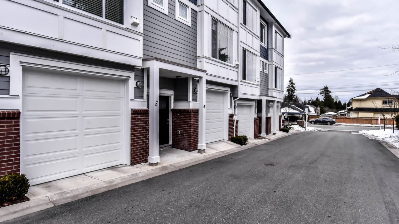 #5-8747 162 St, Surrey, BC, V4N 1A9 Scene 2