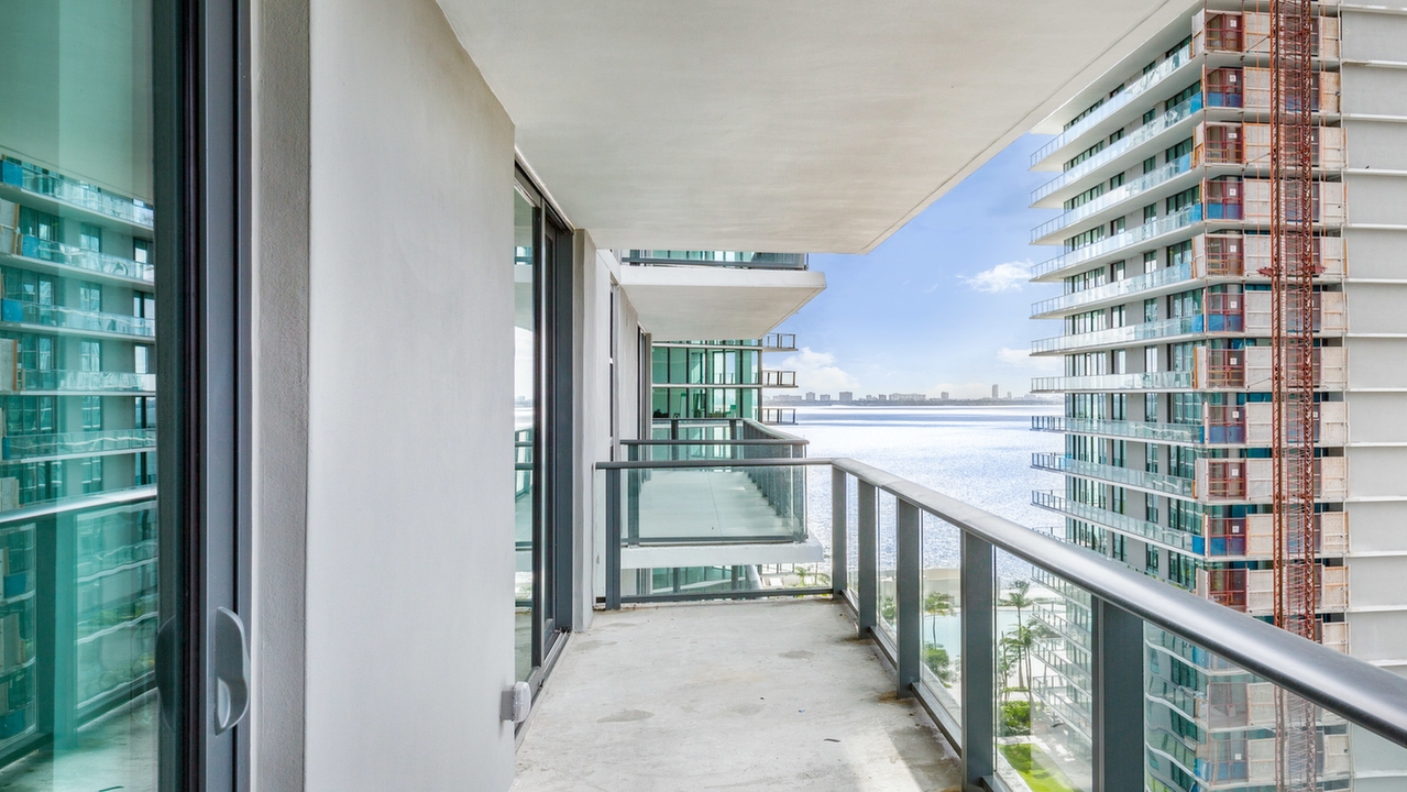 Paraiso-Bayviews-#1207-03