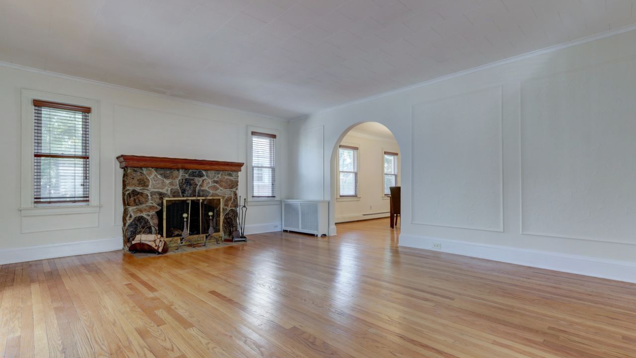 311 Plainfield Ave, Floral Park, NY, 11001 Scene 4