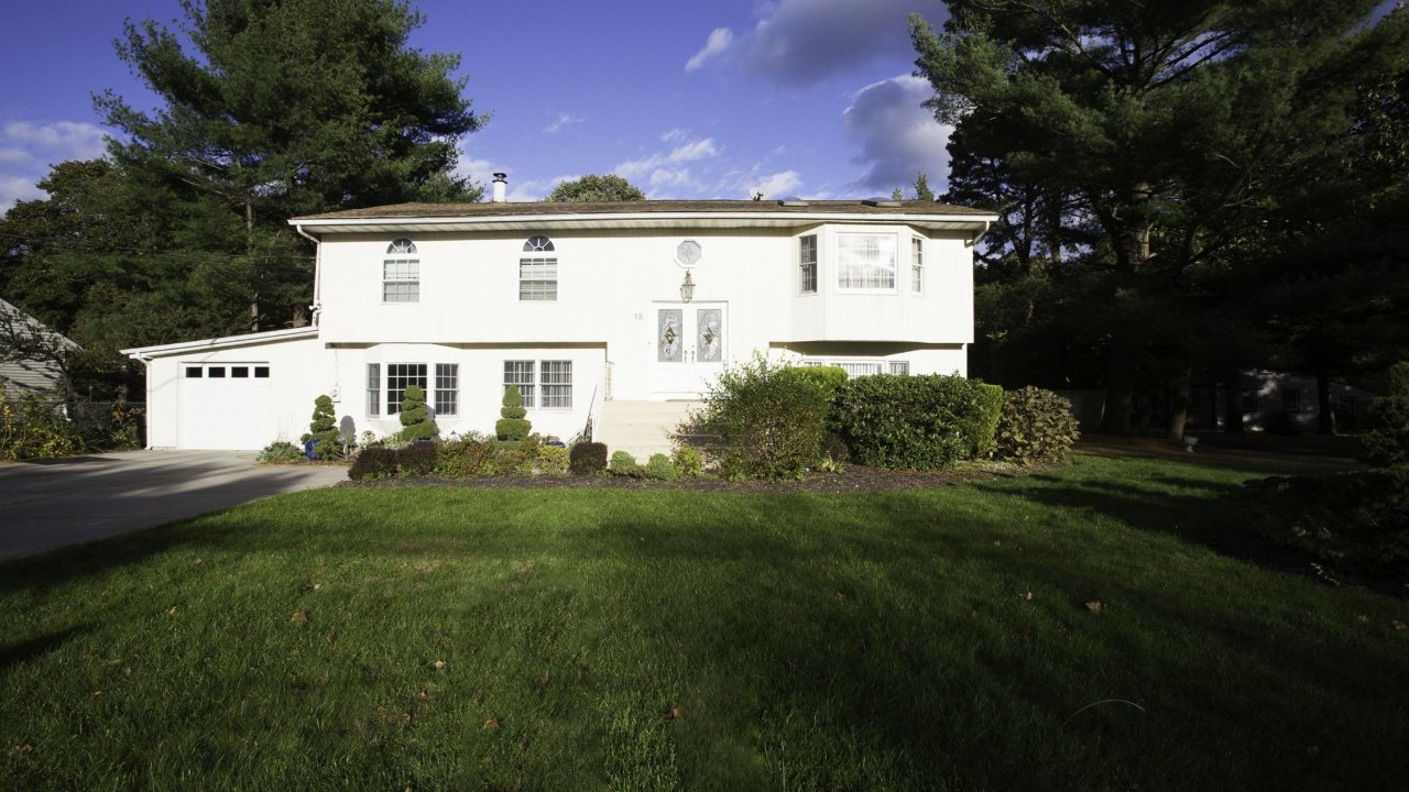 13 Willoughby Street, Brentwood, NY, 11717 Scene 1