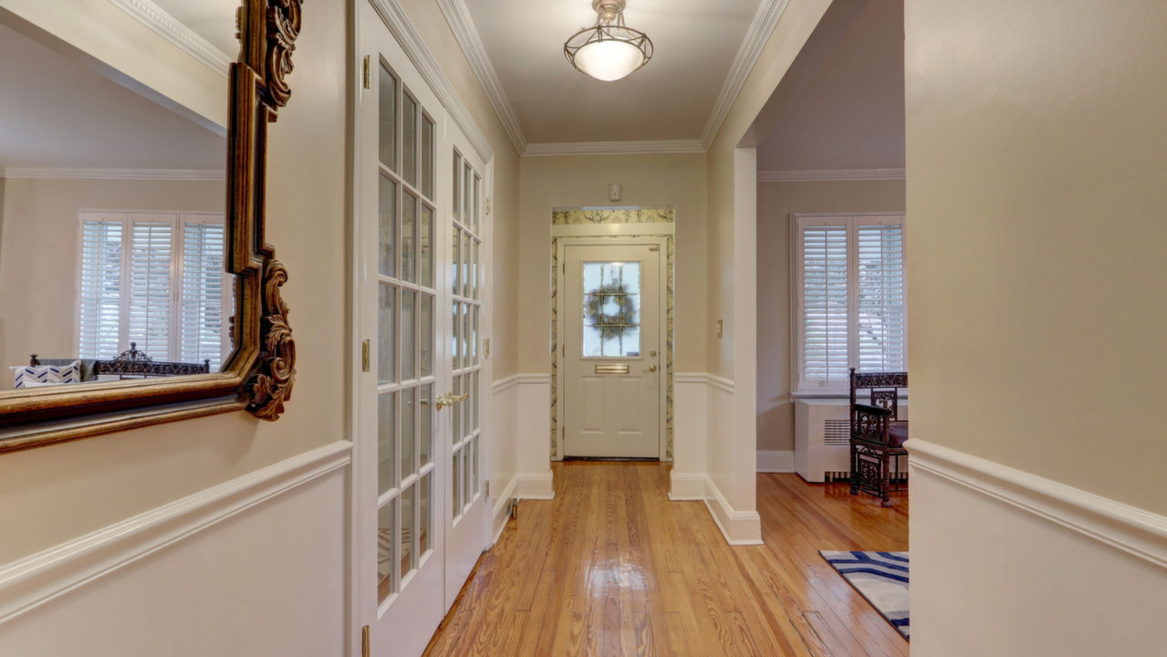 Foyer-Hallway