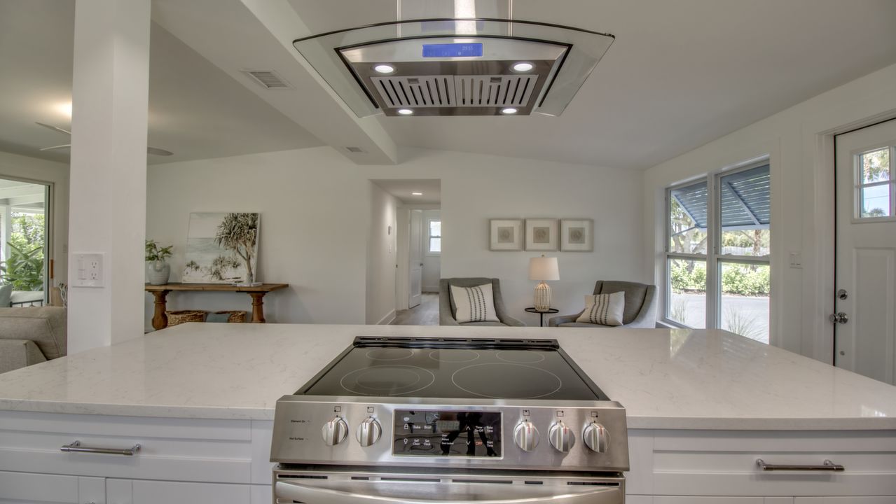 1980 Estey Ave, Naples, FL, 34104 Scene 2