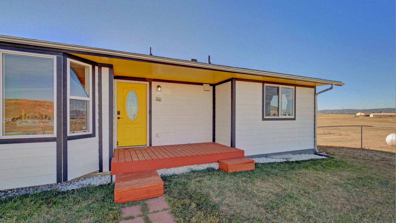 Exterior Front Entry