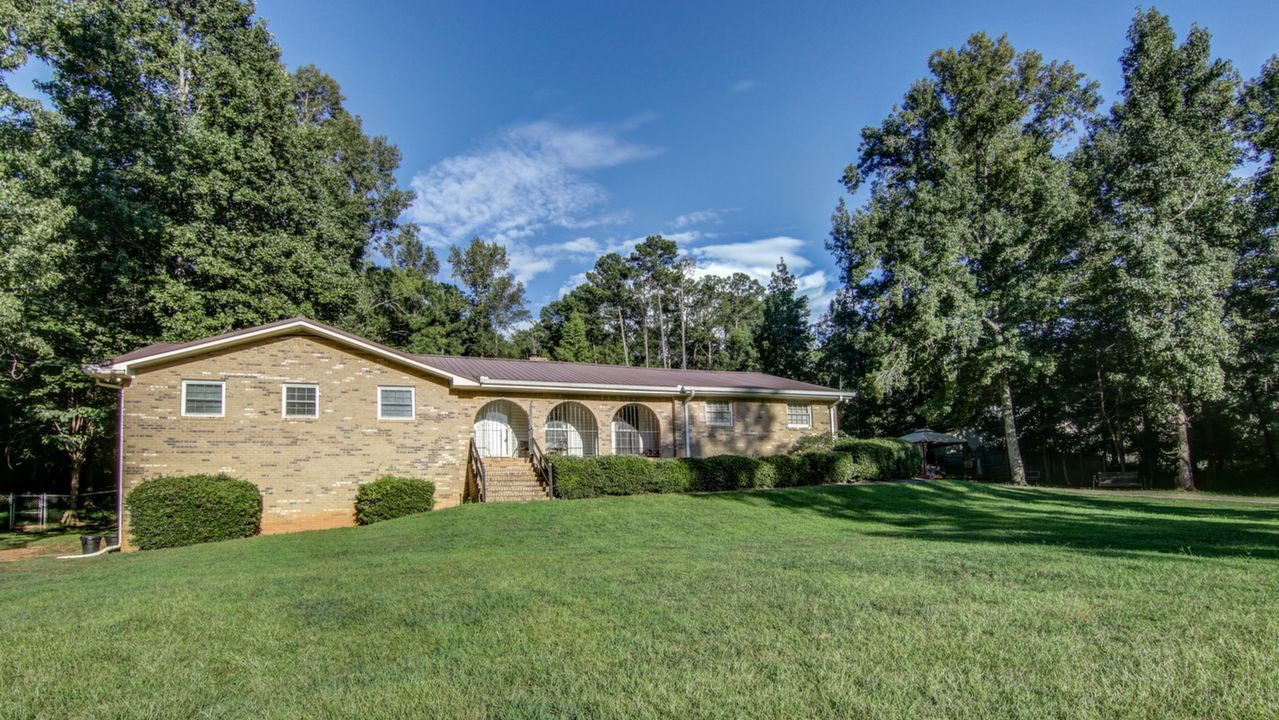 3066 SE Glade Dale, Conyers, GA, 30094 Scene 1