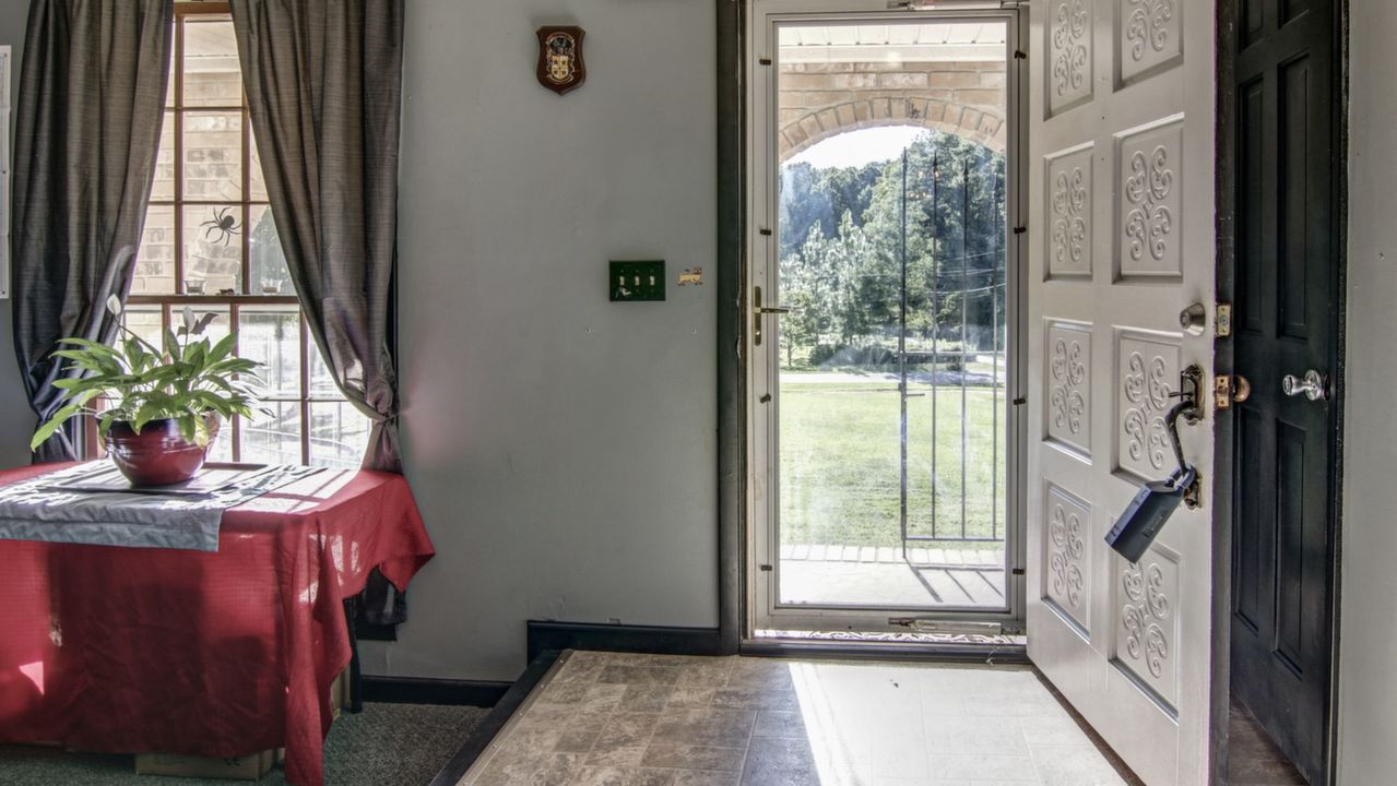 3066 SE Glade Dale, Conyers, GA, 30094 Scene 4