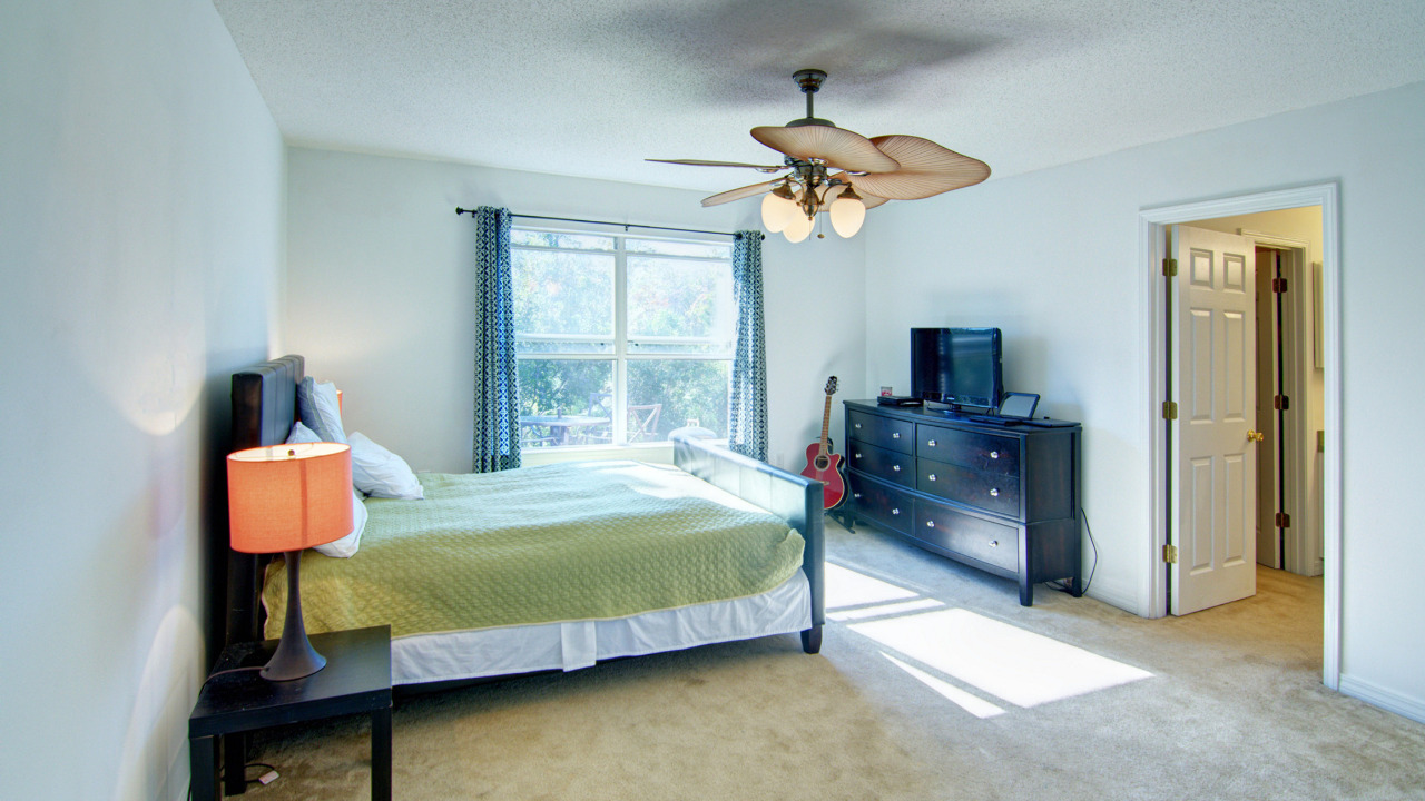 19_Master_Bedroom_06