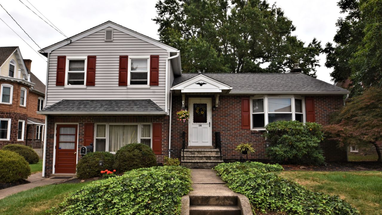 14 W Broad St, Hatfield, PA, 19440 Scene 1