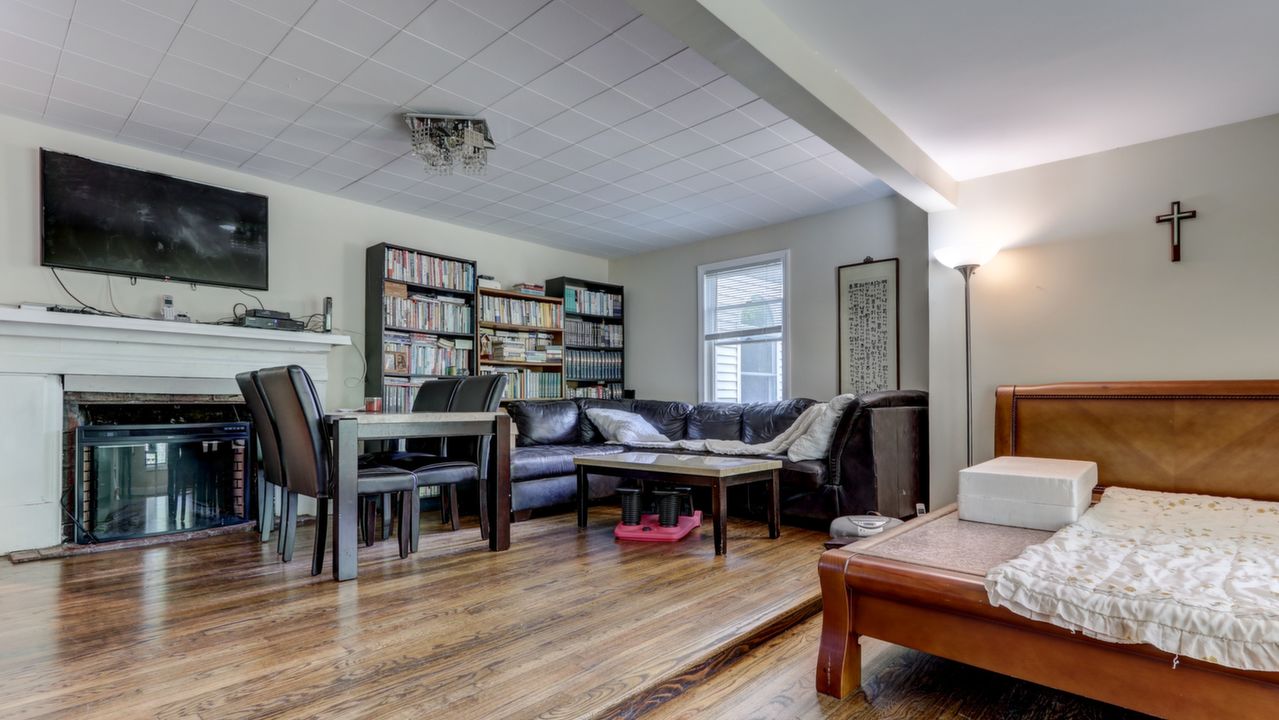 44 S Coleman Rd, Centereach, NY, 11720 Scene 4