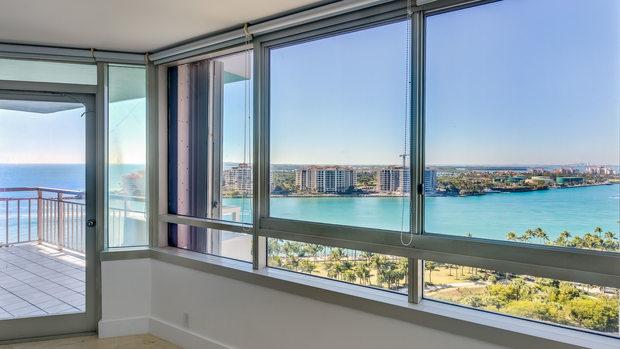 South-Pointe-Tower-#1807-04