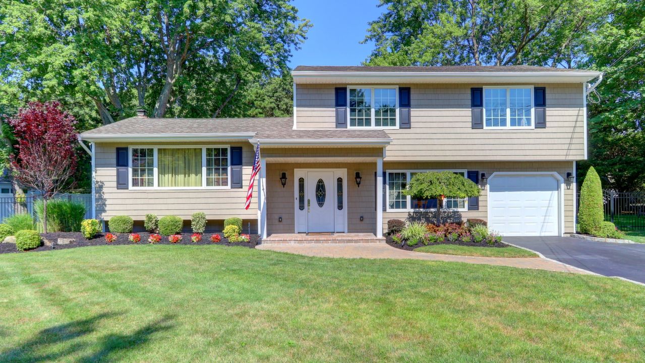 99 Nathan Dr, Bohemia, NY, 11716 Scene 1