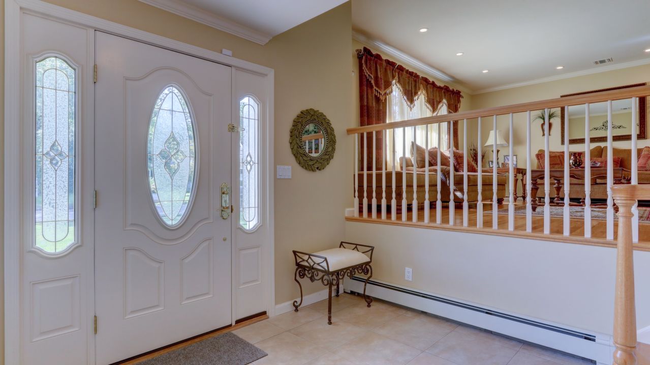 99 Nathan Dr, Bohemia, NY, 11716 Scene 3