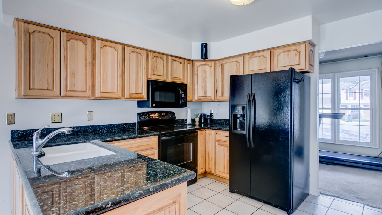 Kitchen with Granite