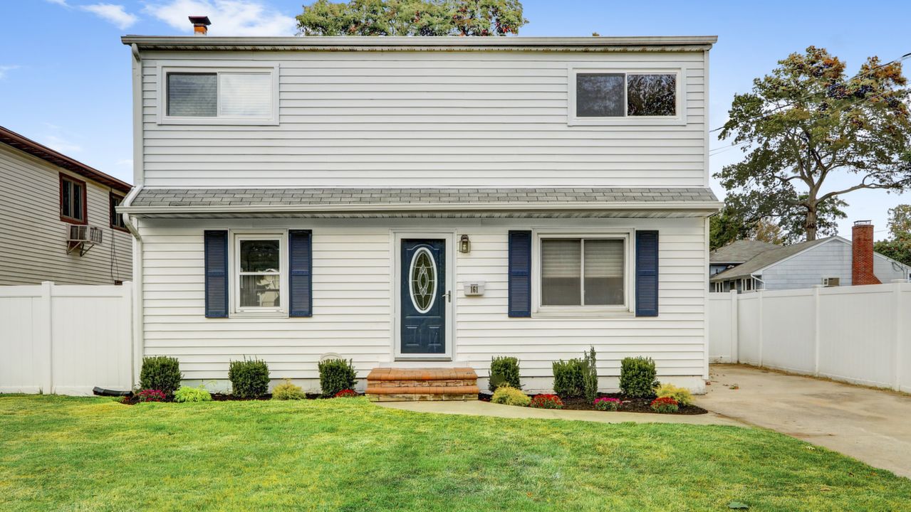 161 Park Ave, Deer Park, NY, 11729 Scene 1