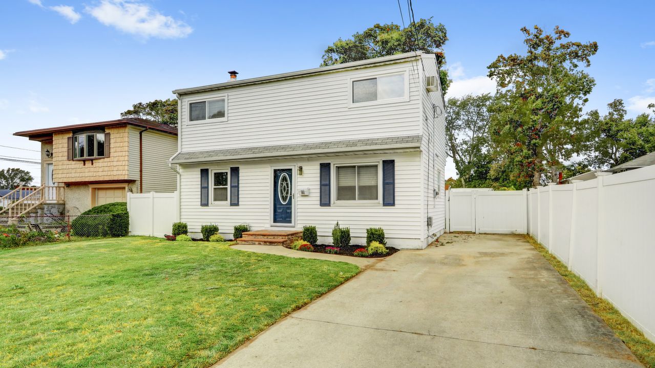 161 Park Ave, Deer Park, NY, 11729 Scene 2