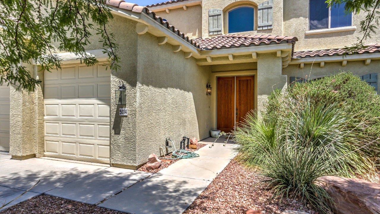 Exterior Front Entry