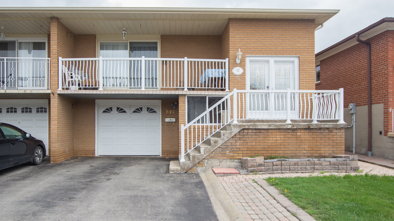 37 Fallway Drive, Brampton, ON, L6V 3H1 Scene 1