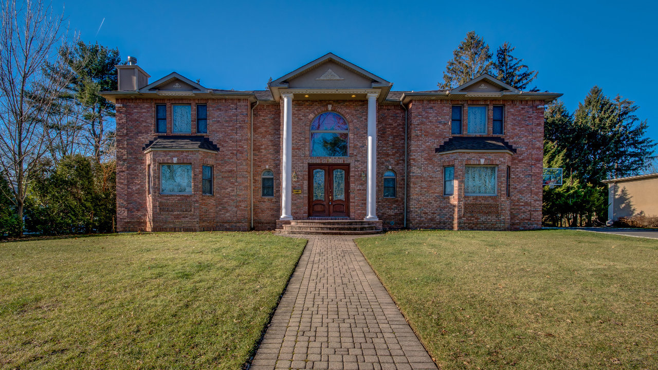 48 Willow Gate, Roslyn Heights, NY, 11577 Scene 1