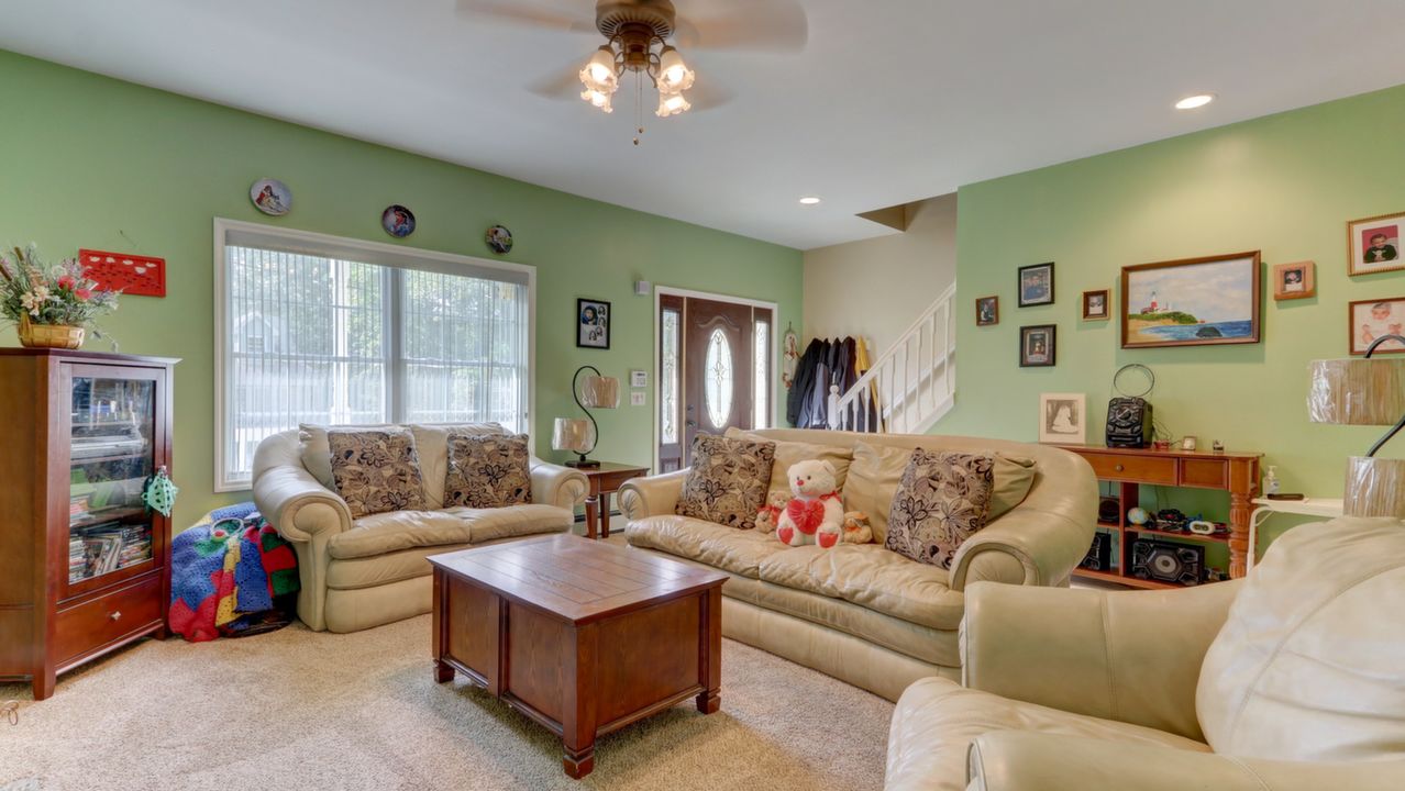 3 Malta Pl, Mastic, NY, 11950 Scene 4