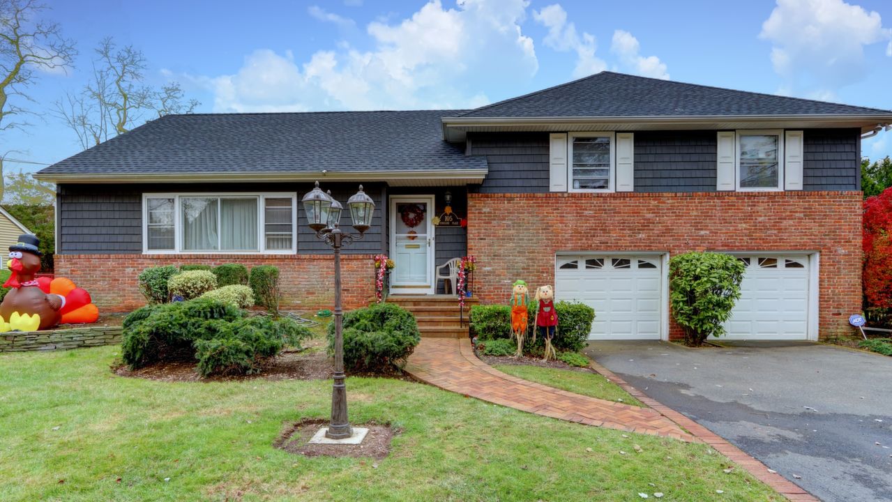 105 Finucane Pl, Woodmere, NY, 11598 Scene 1