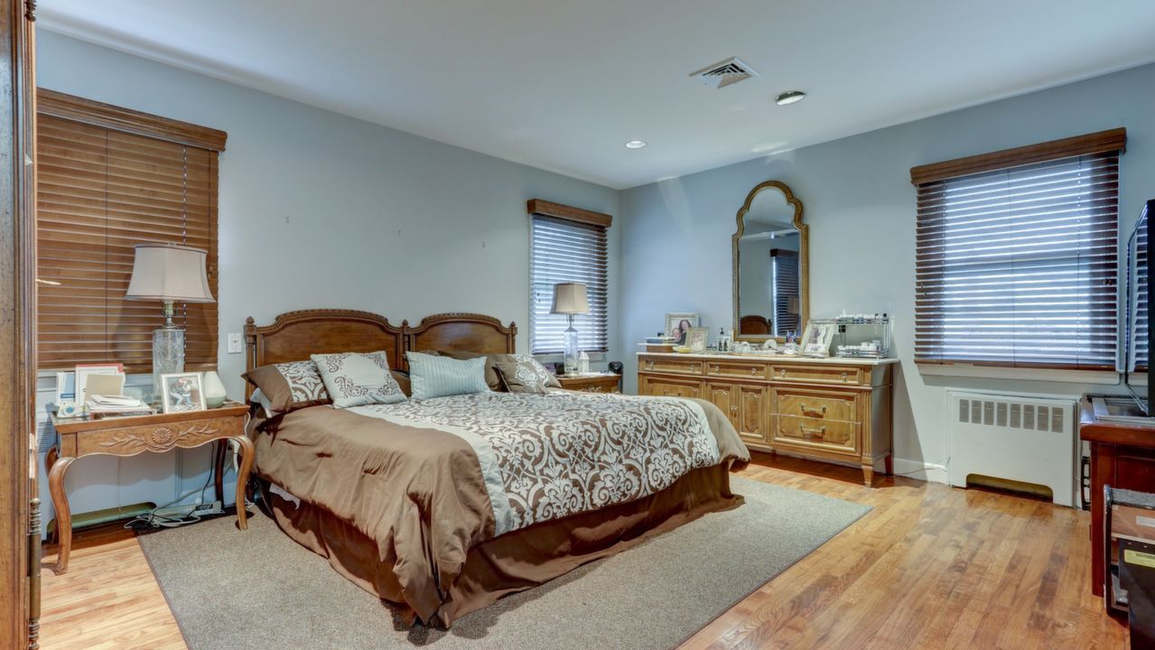 105 Finucane Pl, Woodmere, NY, 11598 Scene 4