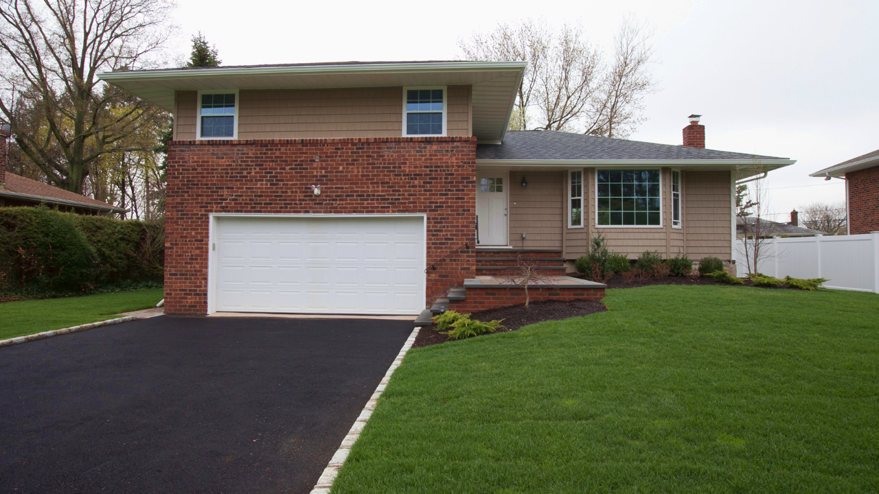 12 Sparrow Lane, Woodbury, NY, 11791 Scene 1