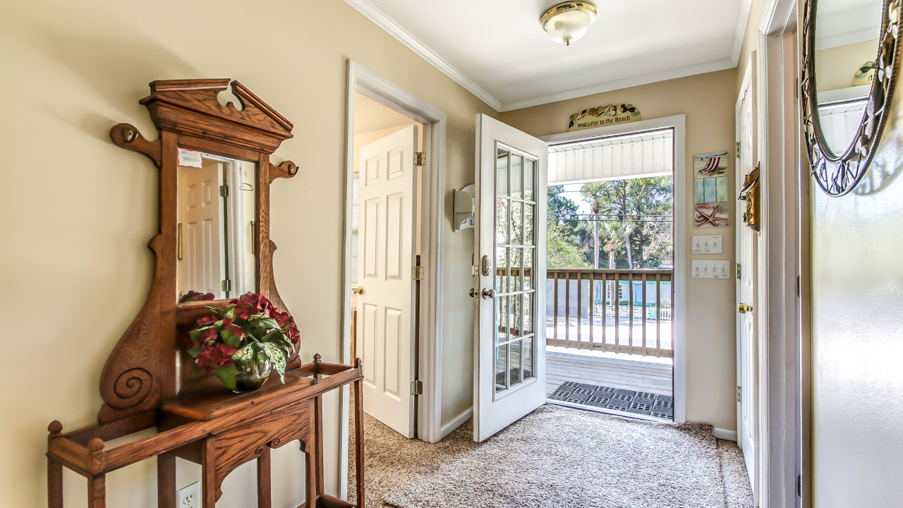 210 Jones Ave, Tybee Island, GA, 31328 Scene 1