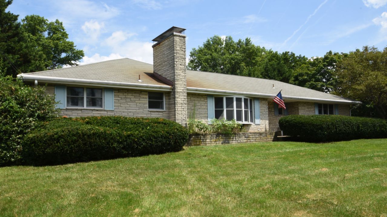 401 E Moyer Rd, Pottstown, PA, 19464 Scene 1