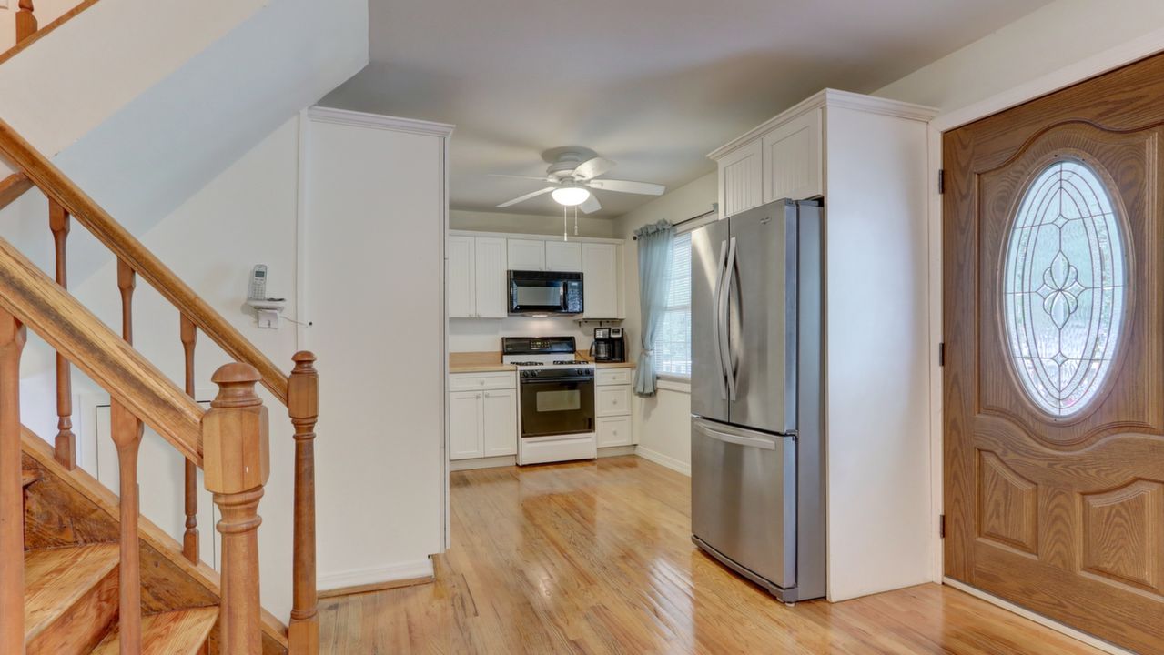 242 Eastwood Blvd, Centereach, NY, 11720 Scene 4