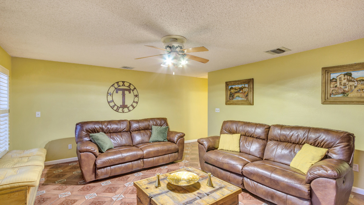 835 Mont Blanc Dr., El Paso, TX, 79907 Scene 2