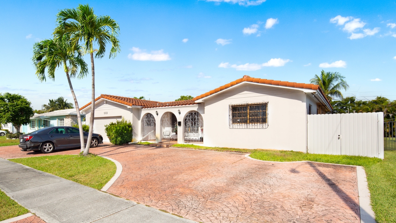 9931-SW-22nd-St-02