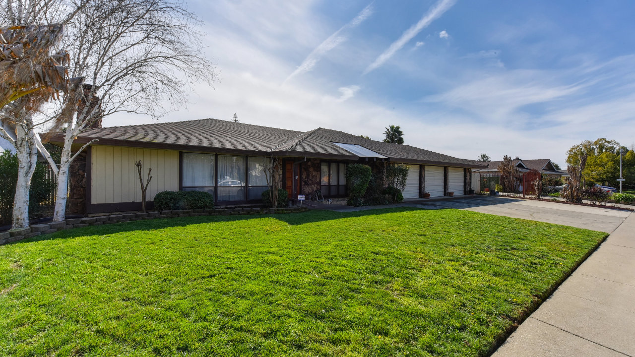 5410 Pomegranate Ave, Sacramento, CA, 95823 Scene 1