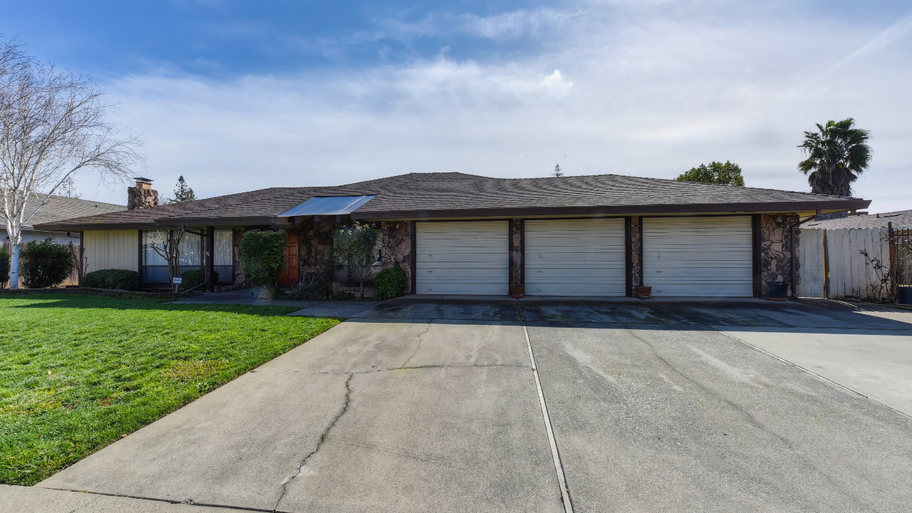 5410 Pomegranate Ave, Sacramento, CA, 95823 Scene 2
