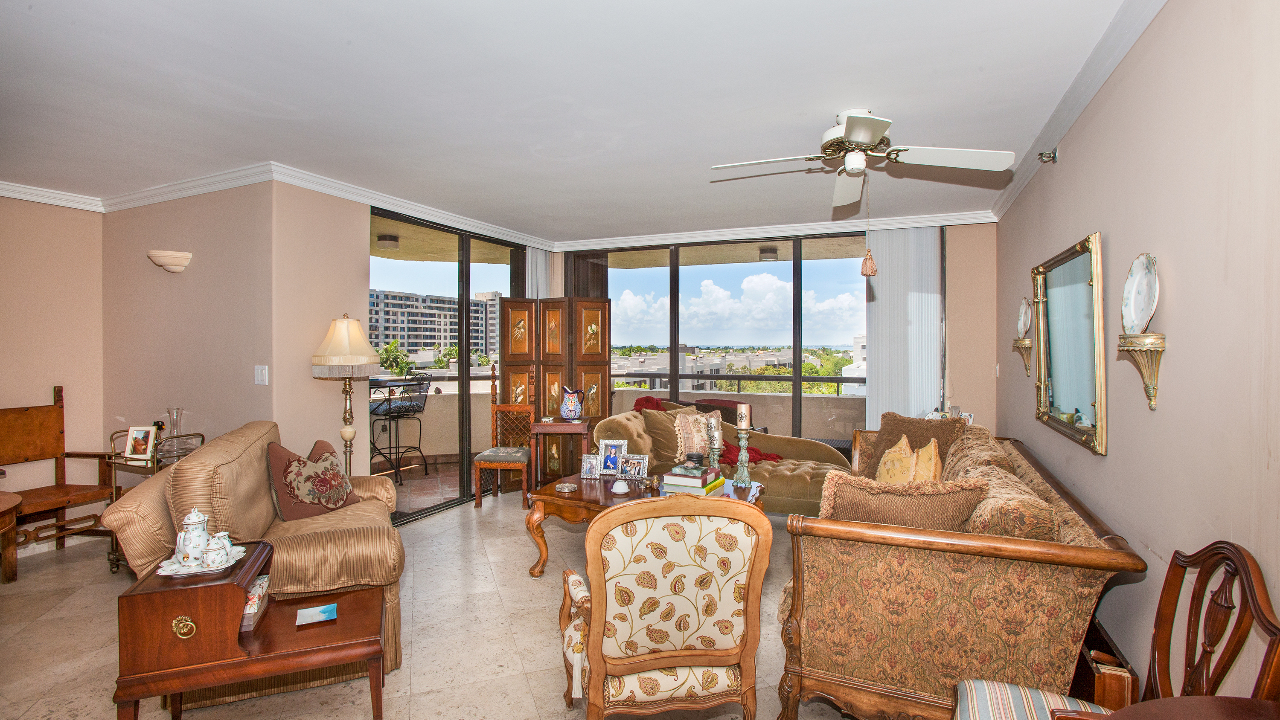 Ocean-Lane-Plaza-#801-02