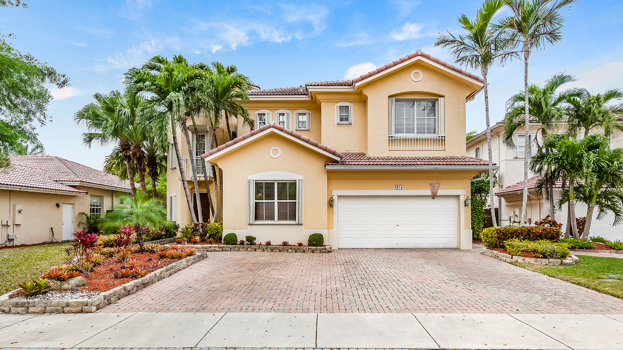 6814-NW-113th-PL-01