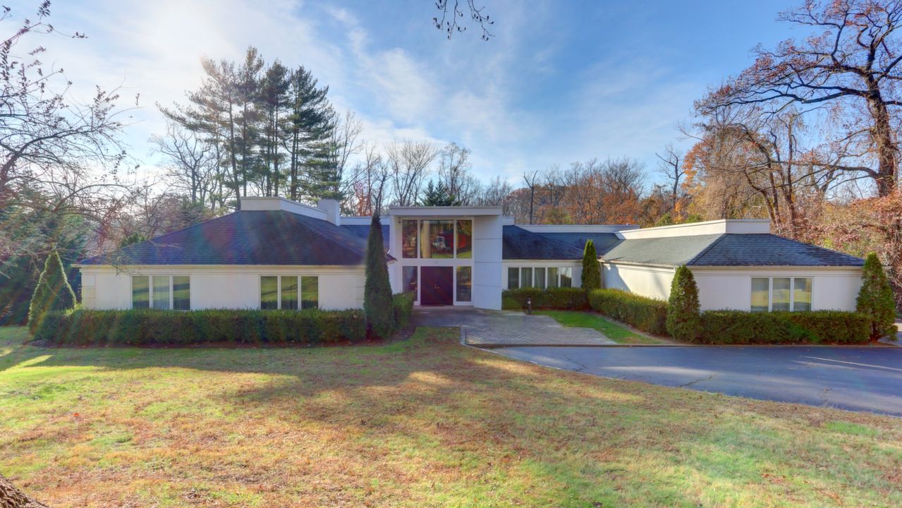 4 Denton Rd, Kings Point, NY, 11024 Scene 1