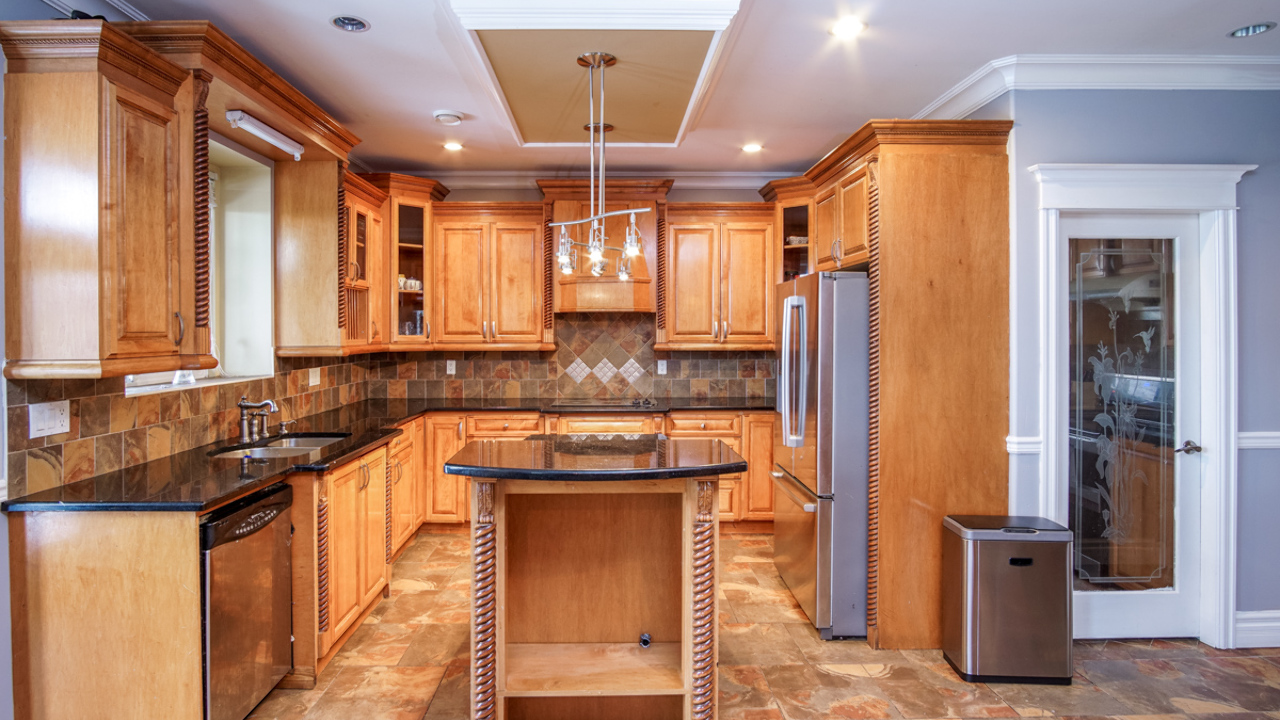14751 WELLINGTON DRIVE, Surrey, BC, V3R 8Z8 Scene 4
