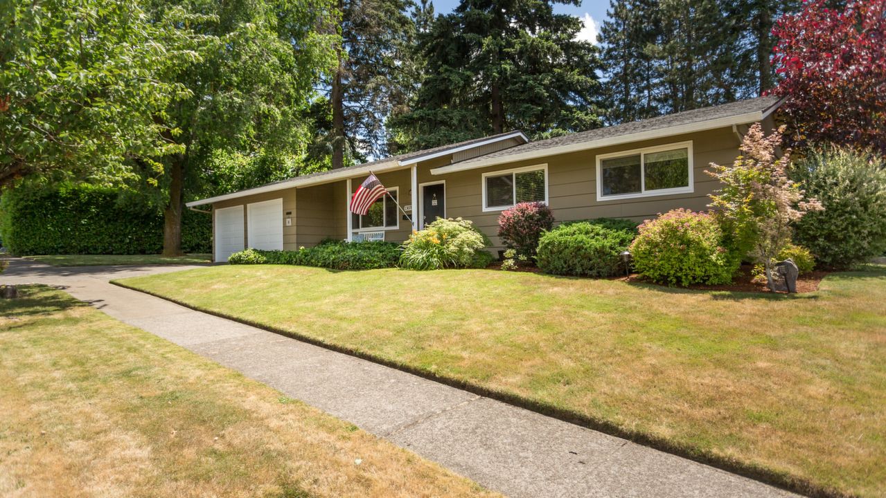 13070 SW Edgewood St.,, Portland, OR, 97225 Scene 1