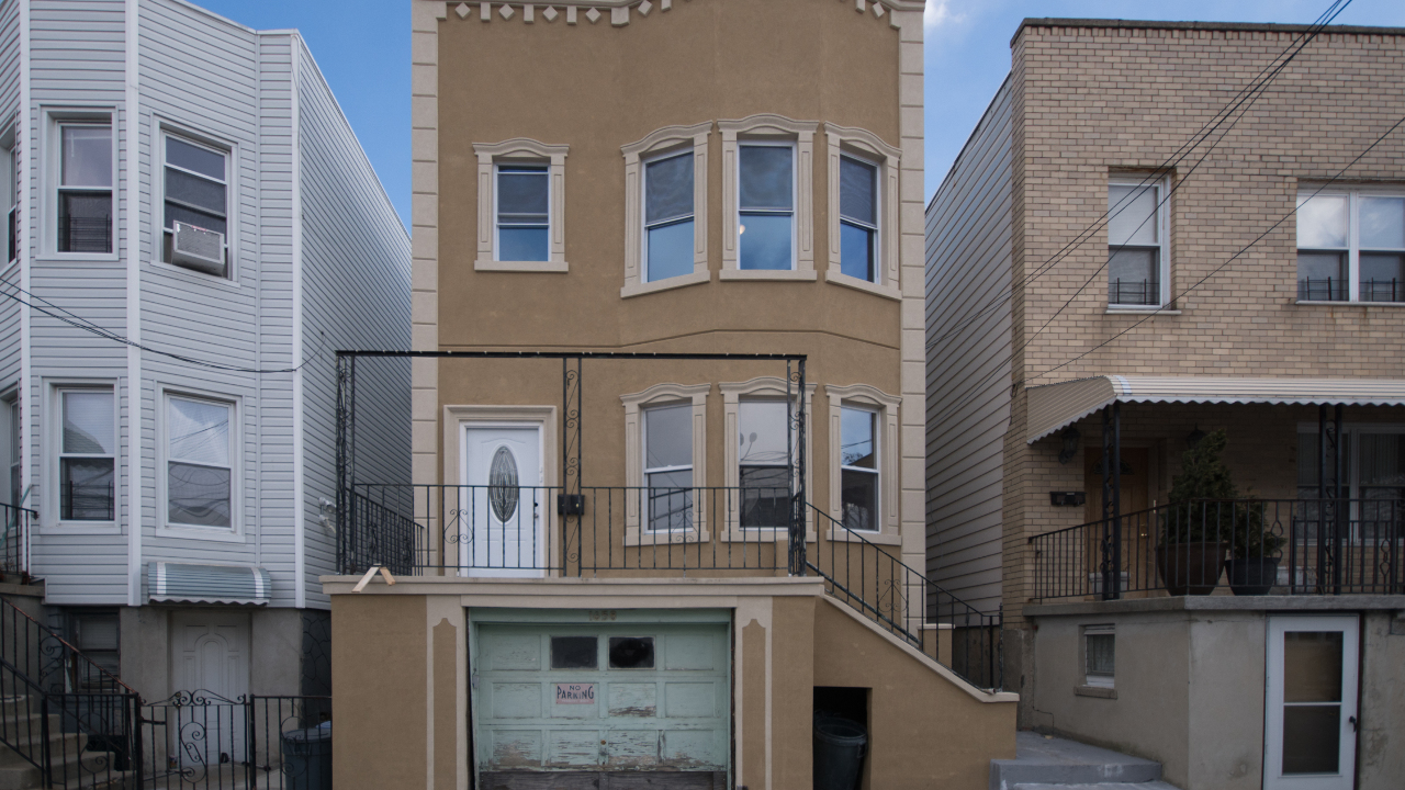 1658 Wallace Ave, Bronx, NY, 10462 Scene 1