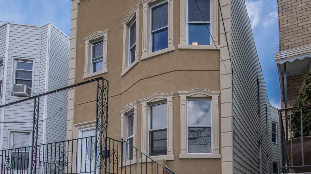 1658 Wallace Ave, Bronx, NY, 10462 Scene 2