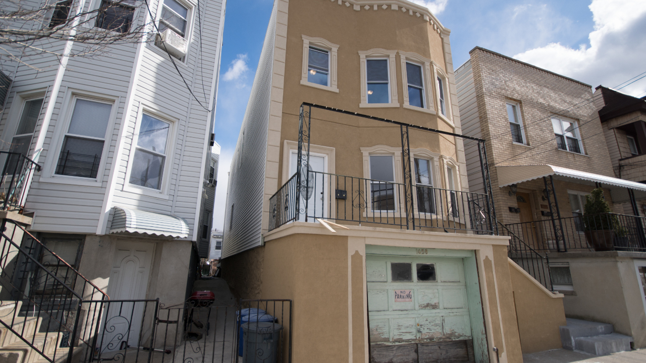 1658 Wallace Ave, Bronx, NY, 10462 Scene 3