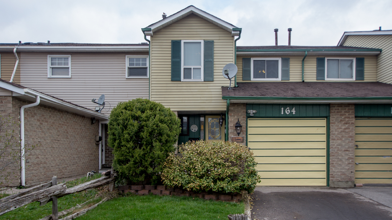 164 Royal Salisbury Way, Brampton, ON, L6V 3JN Scene 1