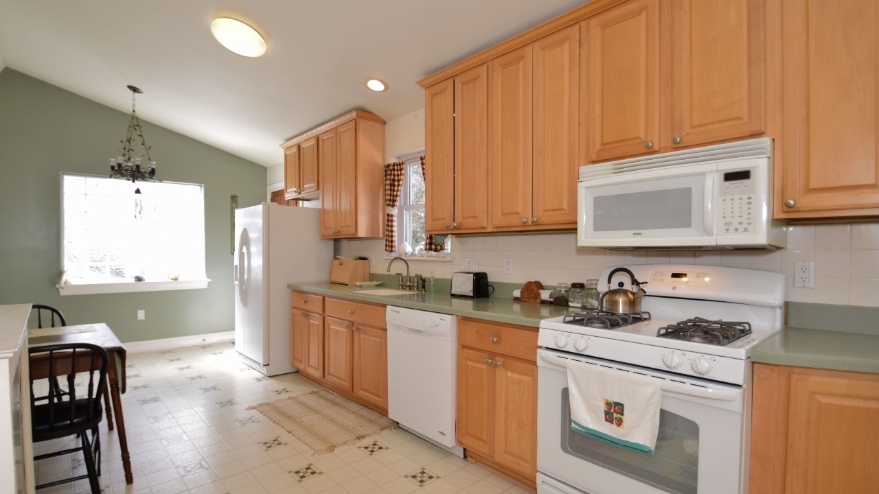 320 S Main St, Sellersville, PA, 18960 Scene 3