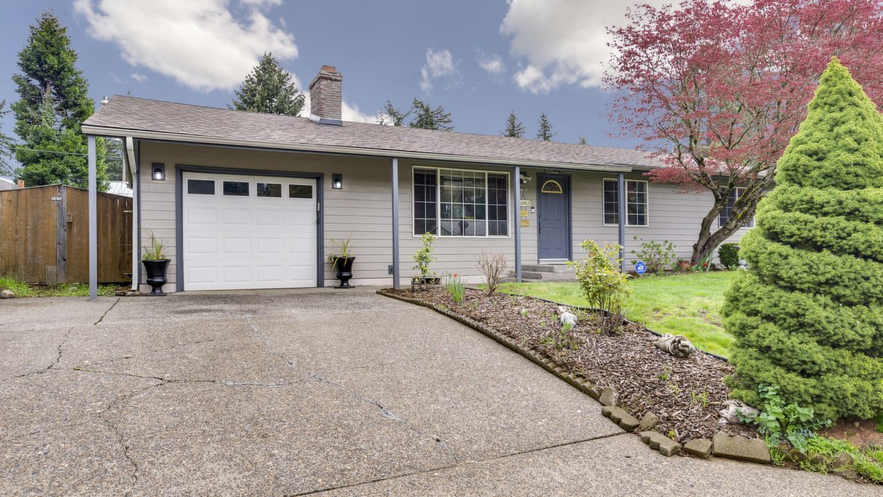 14845 SE Rhine Ct, Portland, OR, 97236 Scene 1