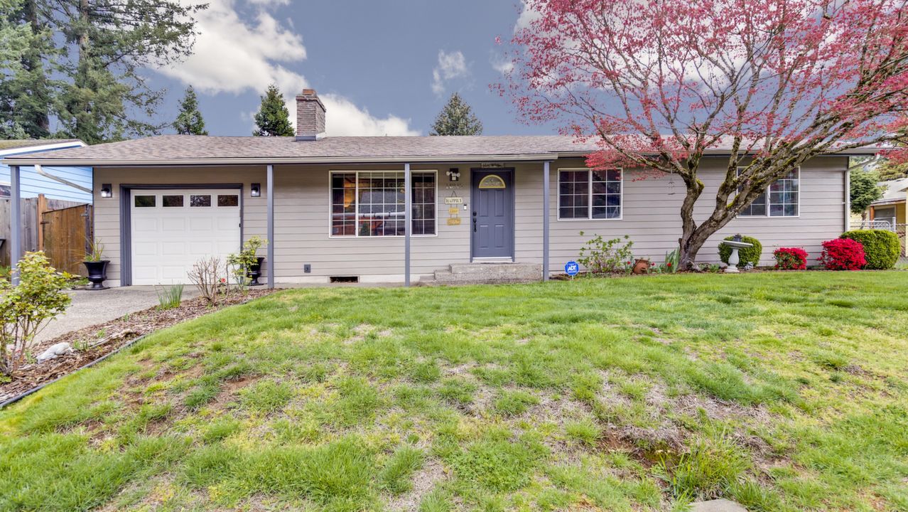 14845 SE Rhine Ct, Portland, OR, 97236 Scene 2