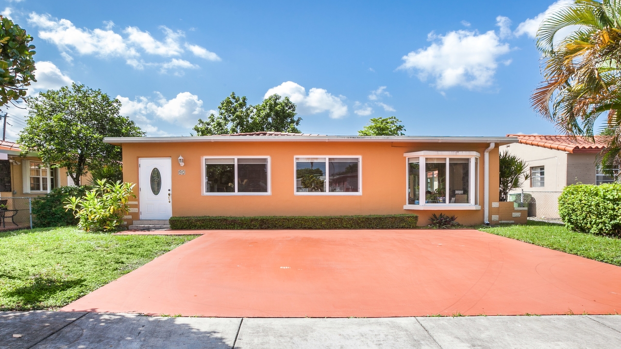 92-E-64th-St-01